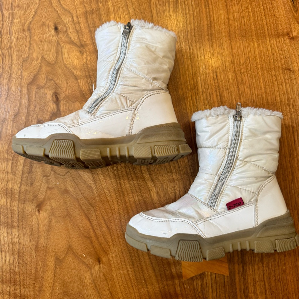 SPROX Space Walk Faux Fur Lined Boot In White Iridescent. Size Toddler 1… - Picture 16 of 16